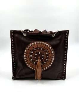 Дамска чанта с пискюл от естествена кожа ръчно изработена в Мароко