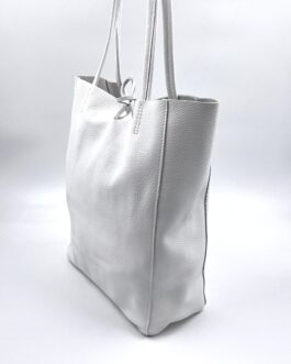 Дамска чанта тип торба от естествена кожа в бяло