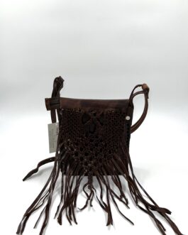 Малка дамска чанта с плетен капак и ресни от естествена кожа