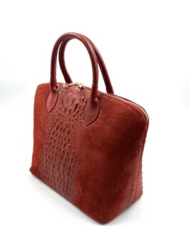 Дамска чанта от естествен велур с ефектна крокодилска щампа в червено