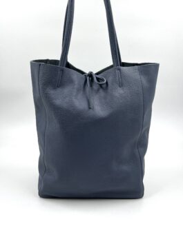 Дамска чанта тип торба от естествена кожа в пастелно син цвят
