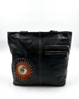 Дамска чанта от естествена кожа със слънце и камък в черно