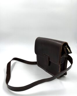 Унисекс чанта през рамо от естествена кожа в тъмнокафяво