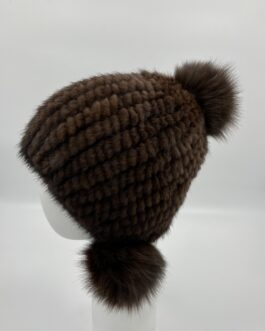 Дамска шапка от естествен косъм на норка с три помпона в тъмнокафяво