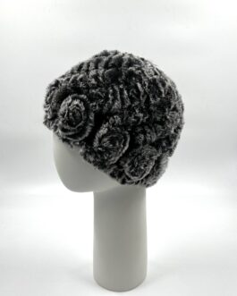 Дамска шапка от естествен косъм на чинчила с рози в сиво и черно