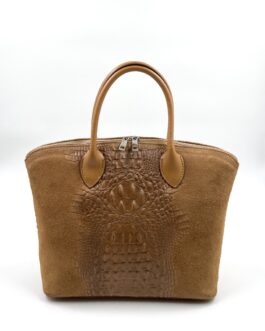 Дамска чанта от естествен велур с ефектна крокодилска щампа в кафяво