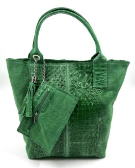 Дамска чанта тип торба от естествен велур в зелено 220