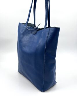 Дамска чанта тип торба от естествена кожа в син цвят