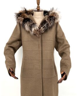 Луксозно дамско дълго палто с качулка в кафяво