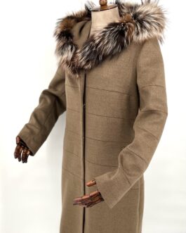 Луксозно дамско дълго палто с качулка в кафяво