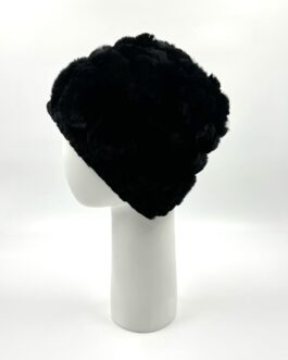 Дамска шапка от естествен косъм на чинчила с рози в черно
