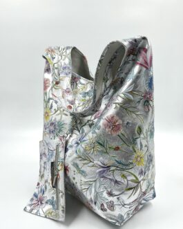 Дамска торба от естествена кожа в цвят сребро с цветя