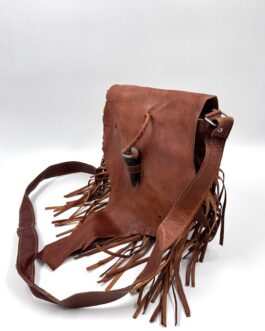 Мароканска чанта през рамо с ресни, листо и рог в кафяво 0655