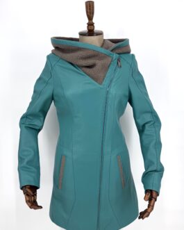 Дамско удължено яке с качулка от естествена кожа в синьо- зелено