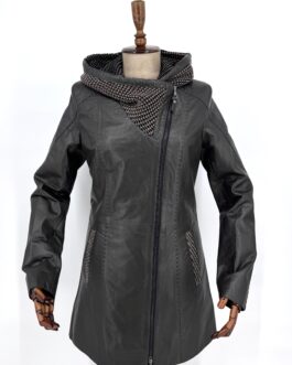 Дамско удължено яке с качулка от естествена кожа в тъмнозелено