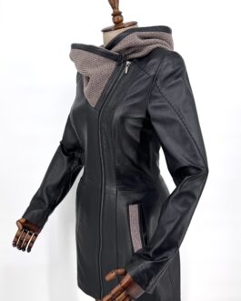 Дамско удължено яке с качулка от естествена кожа в черно