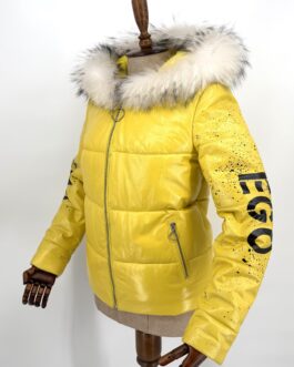 Дамско яке с качулка от естествена кожа в жълто