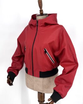 Дамско късо яке с качулка от естествена кожа в червено