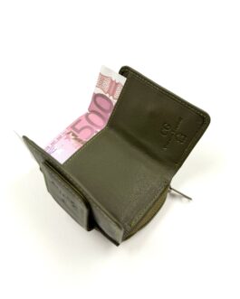 Малък дамски портфейл от естествена кожа в тъмнозелено 245