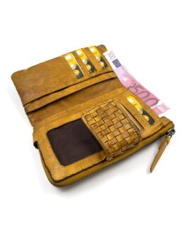 Дамски портфейл от естествена прана кожа в жълто 7014