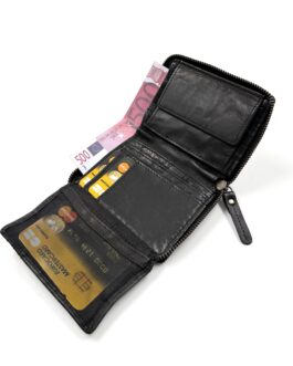 Компактен дамски портфейл от естествена прана кожа в черно 7017